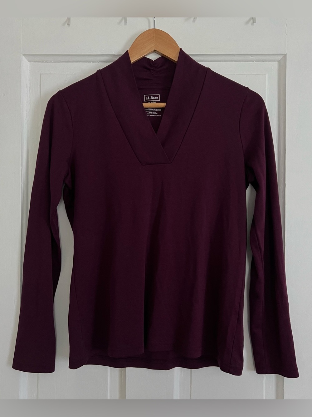 LL Bean 100% Supima Cotton Size Small Long Sleeve V Neck Shirt Plum